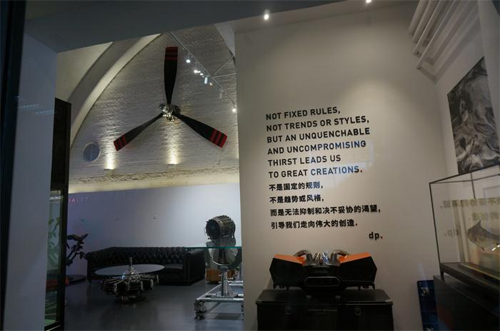 北京798一個(gè)從【舊廠(chǎng)房創(chuàng  )意出來(lái)的藝術(shù)區】(圖17)